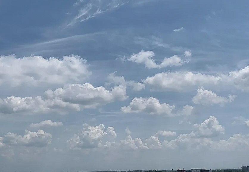 雲の“旅路”に注目。同じ空の上で、別方向に進む雲が見られる理由