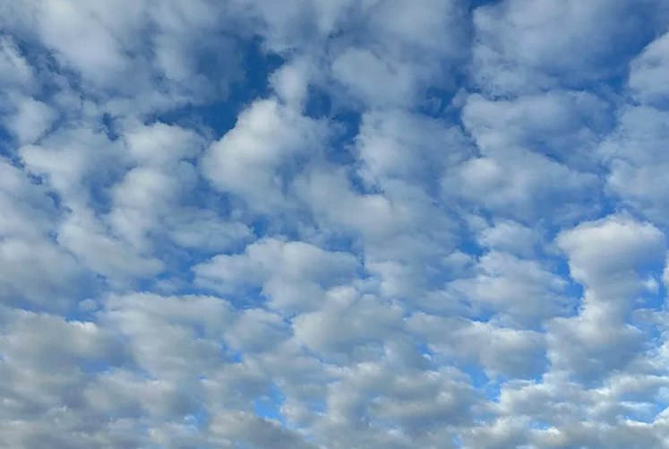 雲はどう数える？ 形によってさまざまな数え方があります