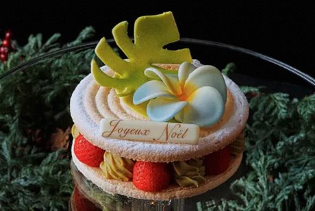「ザ・カハラ・ホテル＆リゾート 横浜」の2026年クリスマスケーキ 「マカロナード」にハワイの風を感じる