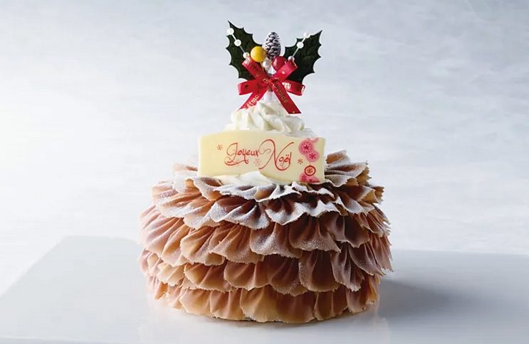 「オークラ東京」の2026年クリスマスケーキ　伝統の味に現代の感性を重ねた「フォレ・ノワール」