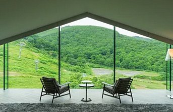 グリーンシーズンのニセコへ。「MUWA NISEKO」で叶える自然と美食のウェルネスステイ
